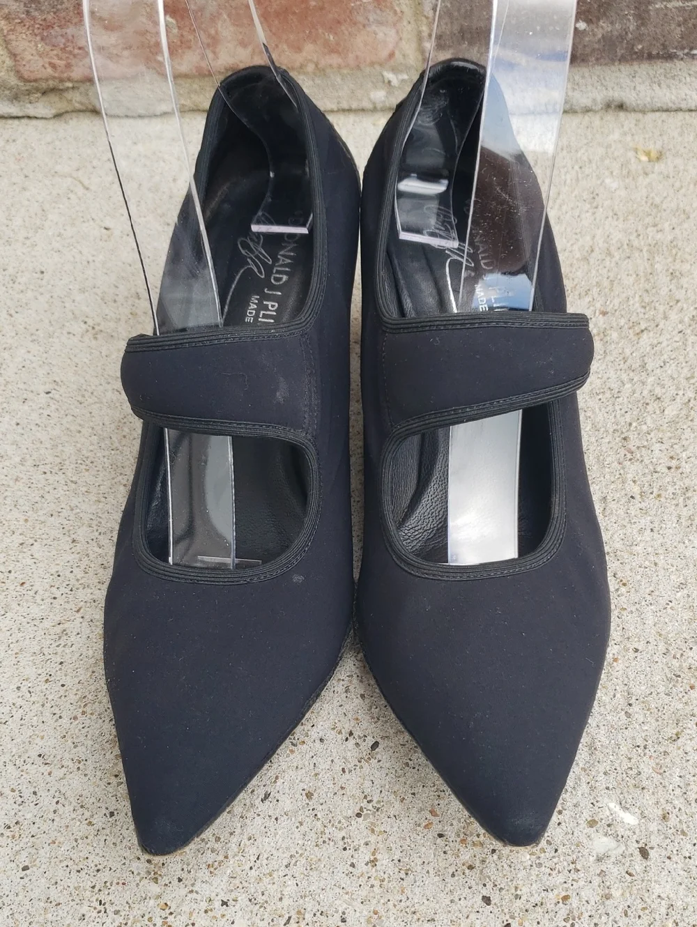 Donald J Pliner Stretch Black Mary Jane Kitten Heels Pointed Toe Sandals Size 6